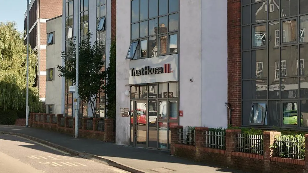 For Student Only - Trust House Near Exeter City Centre Apartment